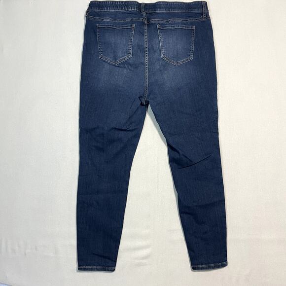Torrid Premium Women's Denim Sky High Skinny Jeans - Size 20R - Picture 3 of 10